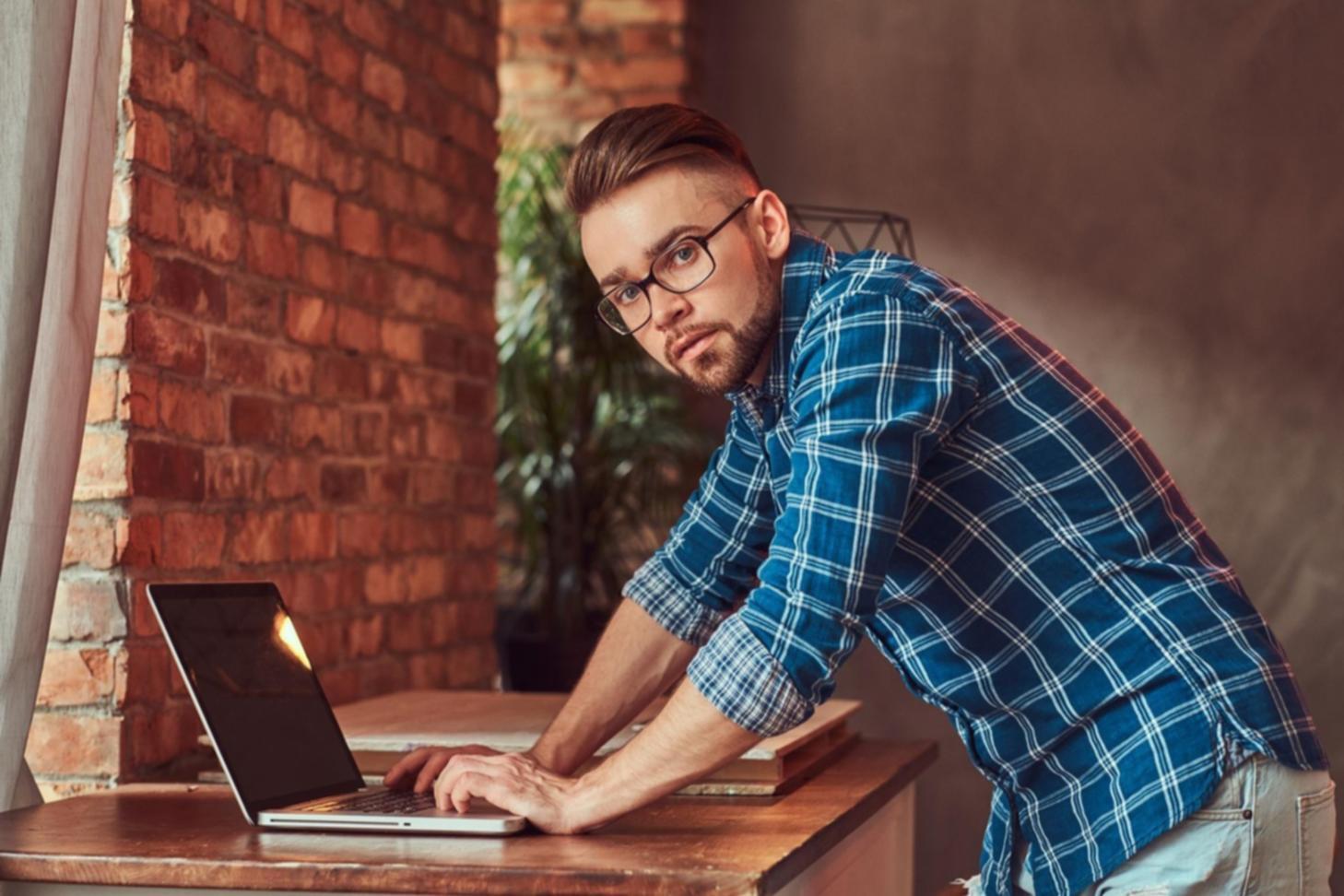 Detaillierte Code-Review-Session mit Fokus auf Fehleranalyse